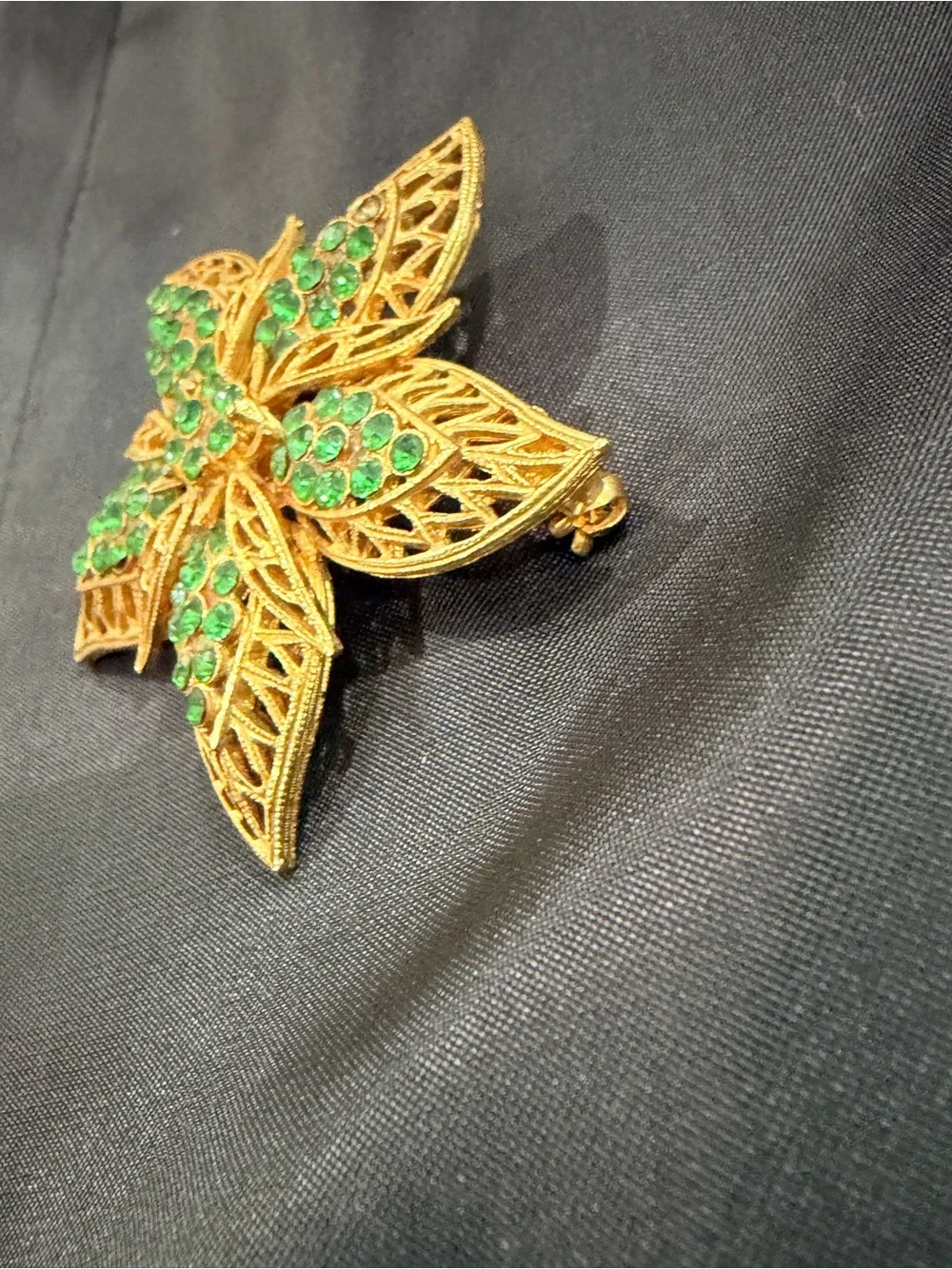 Vintage SIGNED COROCRAFT FLOWER GREEN Rhinestone BROOCH GOLDTONE
